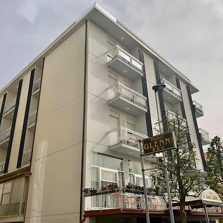 Hotel Glenn リミニ エクステリア 写真