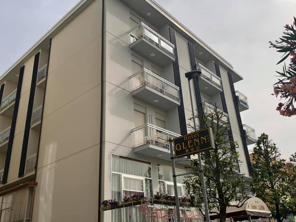 Hotel Glenn リミニ エクステリア 写真
