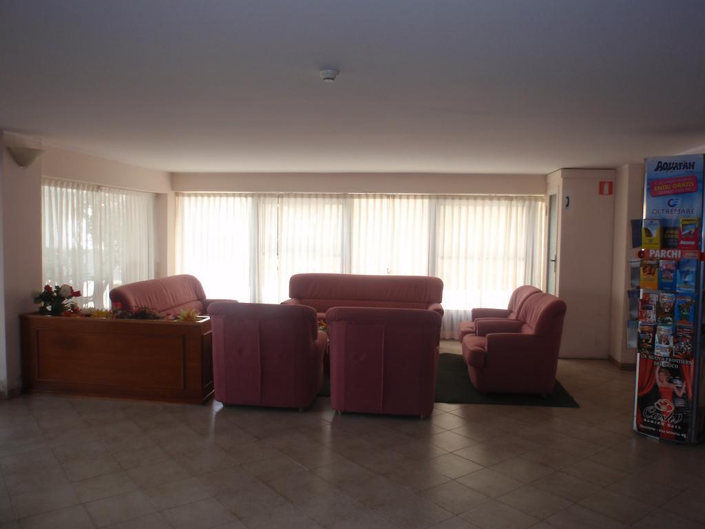 Hotel Glenn リミニ エクステリア 写真