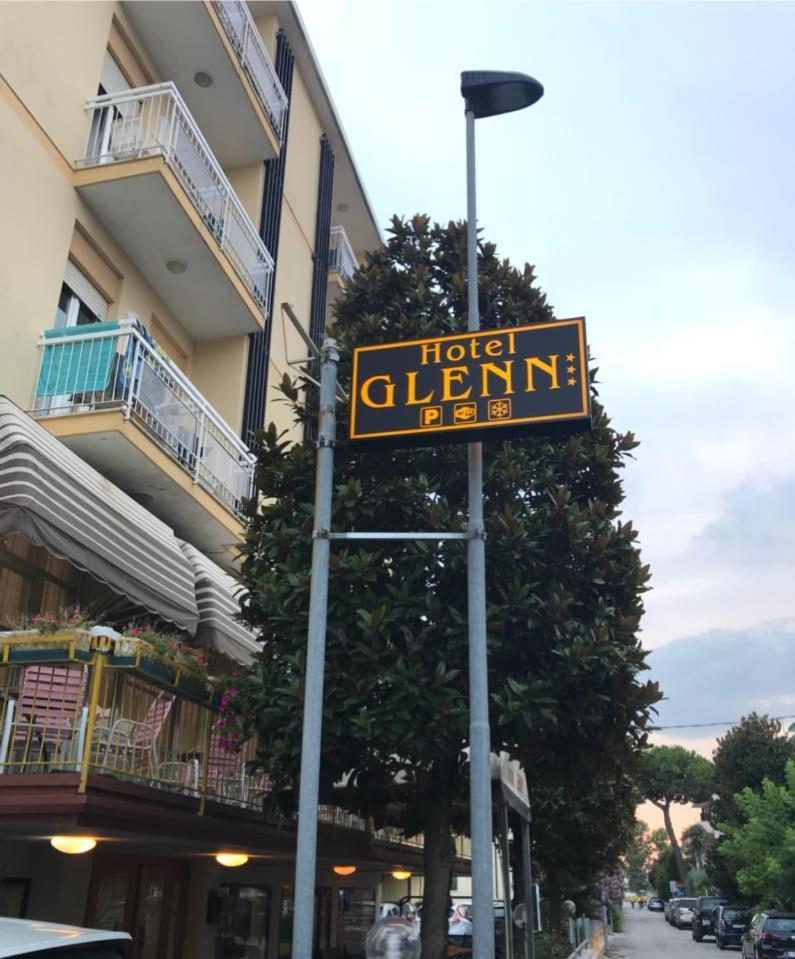 Hotel Glenn リミニ エクステリア 写真